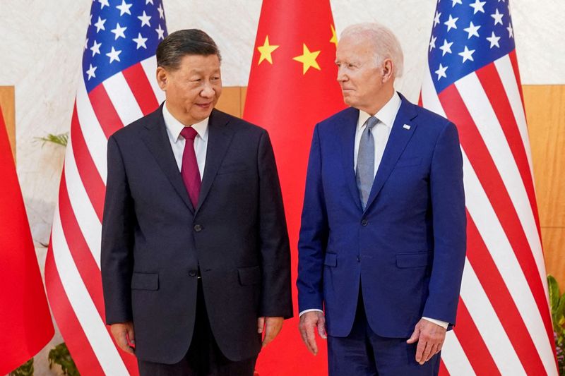 &copy; Reuters. FOTO DE ARCHIVO: El presidente de Estados Unidos, Joe Biden, se reúne con el presidente chino, Xi Jinping, al margen de la cumbre de líderes del G20 en Bali, Indonesia, 14 de noviembre de 2022. REUTERS/Kevin Lamarque