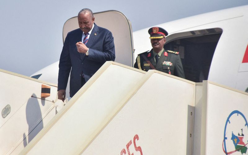 &copy; Reuters. الفريق أول ركن عبد الفتاح البرهان لدى وصوله إلى مطار جوبا الدولي جنوب السودان يوم 12 يناير كانون الثاني 2023. تصوير: جوك سولومون - رويترز.