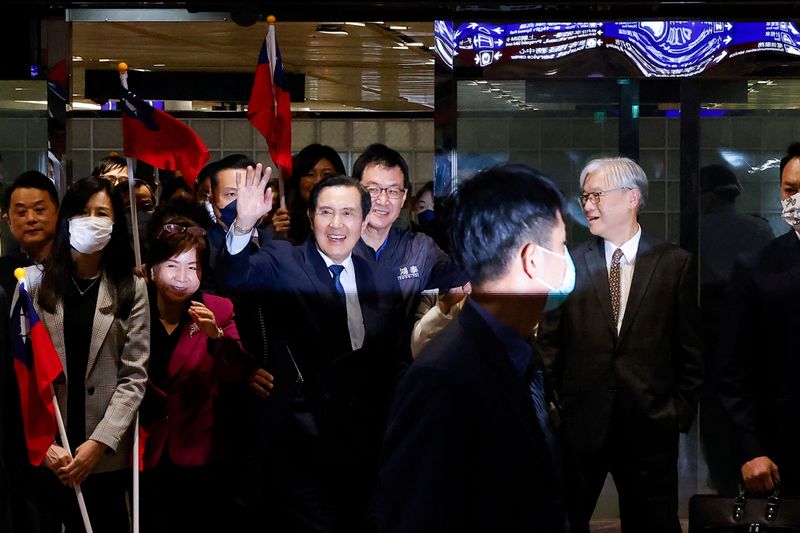 &copy; Reuters.  ４月７日、台湾の最大野党である国民党の馬英九・前総統は、現政権の下で中国との緊張がエスカレートしており、台湾は今後「平和か戦争か」のいずれかの選択を迫られるとの見解を示