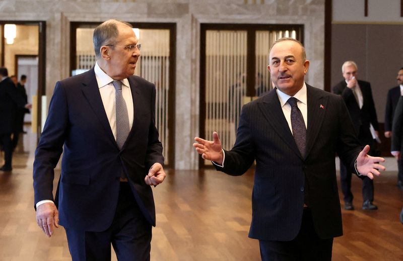 &copy; Reuters. Turkish Foreign Minister Mevlut Cavusoglu and his Russian counterpart Sergei Lavrov chat as they arrive at a meeting in Ankara, Turkey April 7, 2023. REUTERS/Cagla Gurdogan