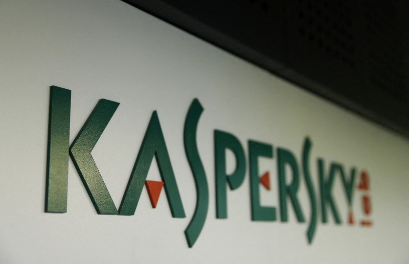 &copy; Reuters. FOTO DE ARCHIVO: El logotipo de Kaspersky Lab de Rusia se muestra en la oficina de la compañía en Moscú, Rusia. 27 de octubre, 2017. REUTERS/Maxim Shemetov/Archivo