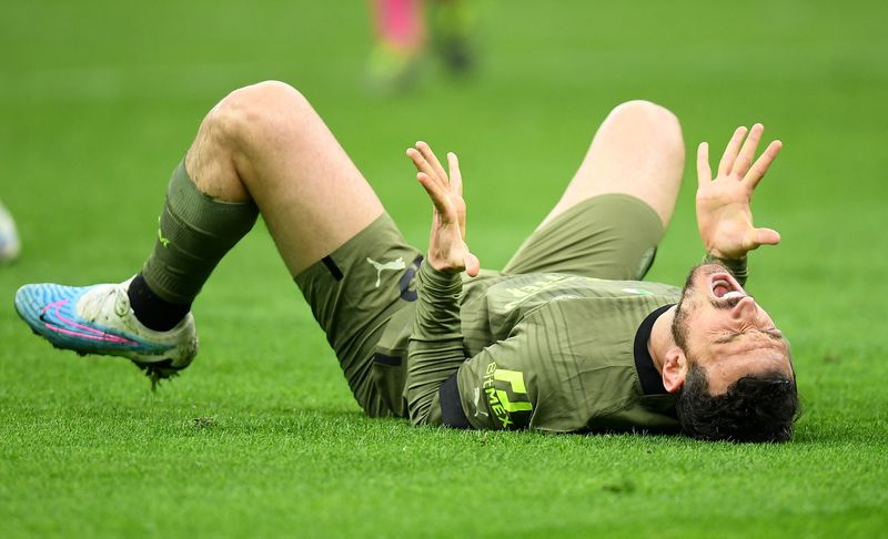 &copy; Reuters. أليساندرو فلورينزي لاعب ميلان خلال مباراة فريقه أمام إمبولي في دوري الدرجة الأولى الإيطالي لكرة القدم في ميلانو بإيطاليا يوم الجمعة. تصوير: