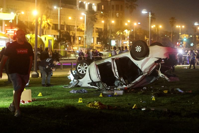 © Reuters. A general view of the scene of an attack in Tel Aviv, Israel April 7, 2023. REUTERS/Nir Elias     