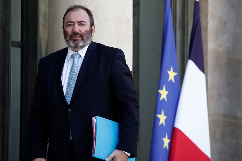 &copy; Reuters. Le ministre français de la Santé, François Braun, arrive pour assister à un conseil des ministres au palais de l'Élysée à Paris. /Photo prise le 4 juillet 2022/REUTERS/Benoit Tessier  