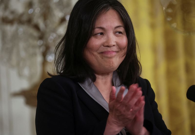 &copy; Reuters. FILE PHOTO: Julie Su applauds while being nominated by U.S. President Joe Biden to serve as the Labor secretary during an event in the East Room of the White House in Washington, U.S., March 1, 2023. REUTERS/Leah Millis/File Photo