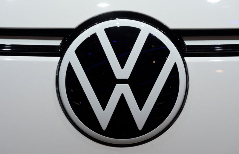 &copy; Reuters. FILE PHOTO: The logo of carmaker Volkswagen Commercial Vehicles is pictured at the IAA Transportation fair, which will open its doors to the public on September 20, 2022, in Hanover, Germany, REUTERS/Fabian Bimmer