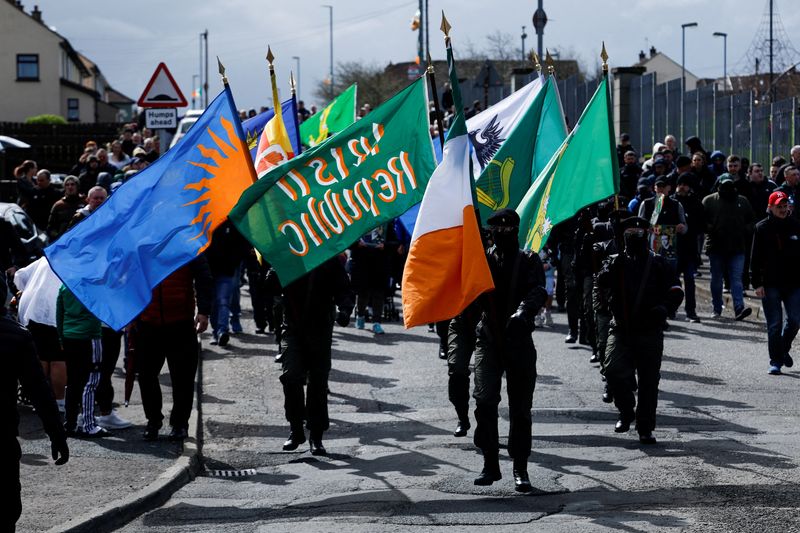 &copy; Reuters. Dissident republicans take part in an anti-Good Friday Agreement rally, on the 25th anniversary of the peace deal, in Londonderry, Northern Ireland, April 10, 2023. REUTERS/Clodagh Kilcoyne