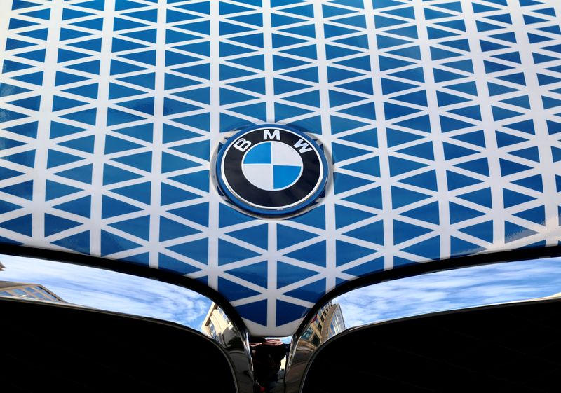 &copy; Reuters. FILE PHOTO: The logo of German automaker BMW is seen in Brussels, Belgium February 28, 2023. REUTERS/Yves Herman