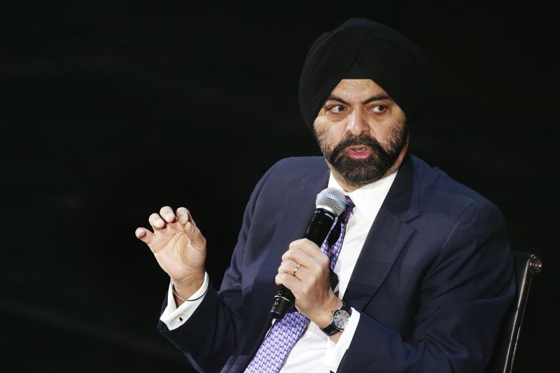 &copy; Reuters. FILE PHOTO: Ajay Banga, CEO of MasterCard, speaks during the Women In The World Summit in the Manhattan borough of New York April 8, 2016. REUTERS/Lucas Jackson