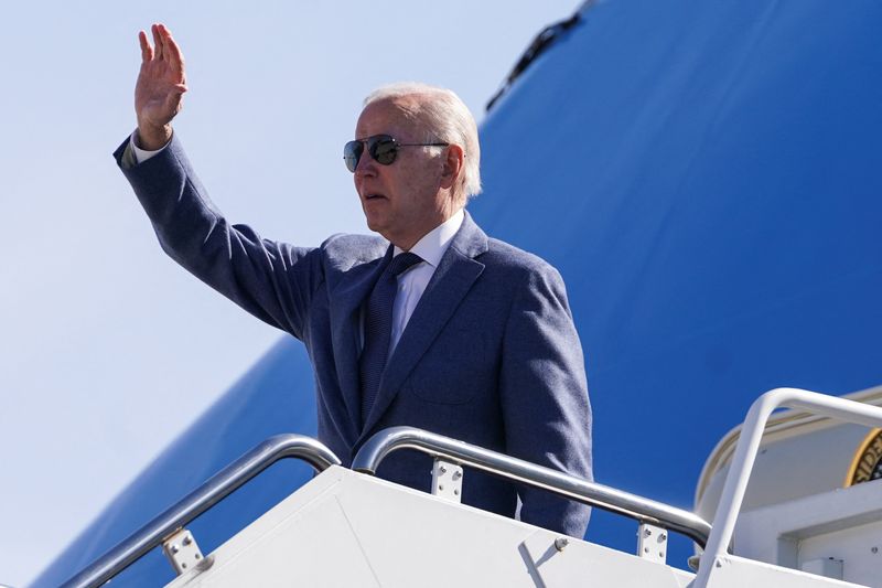 &copy; Reuters. Photo de Joe Biden embarquant pour l'Irlande. /Photo prise le 11 avril 2023 à Maryland, Etats-Unis/REUTERS/Kevin Lamarque