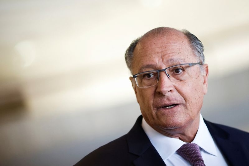 © Reuters. Vice-presidente Geraldo Alckmin durante entrevista coletiva em Brasília
27/02/2023 REUTERS/Adriano Machado