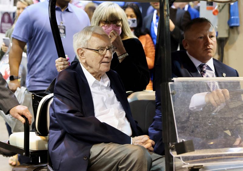 &copy; Reuters. Warren Buffett na primeira reunião anual presencial desde 2019 da Berkshire Hathaway em Omaha, Nebraska, EUA
29/4/2022 REUTERS/Scott Morgan