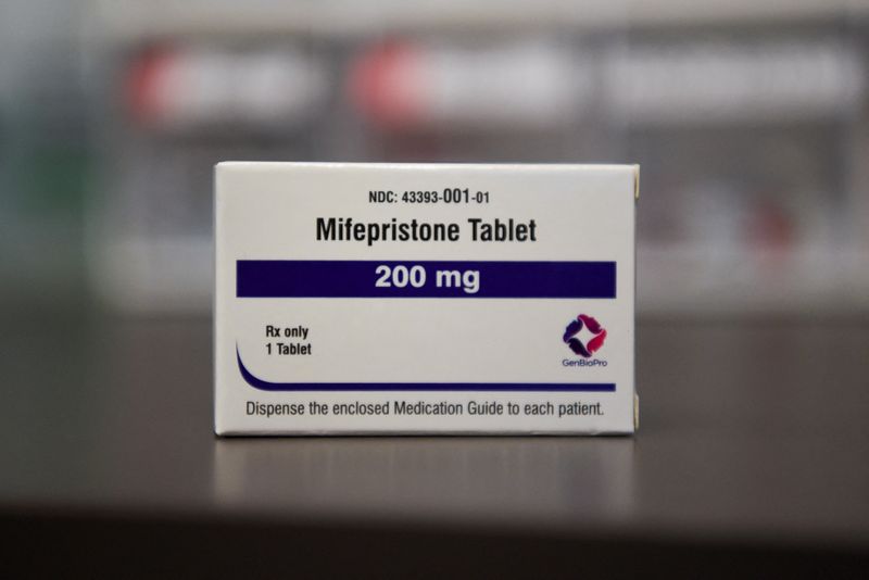 © Reuters. A box containing a Mifepristone tablet is seen at Blue Mountain Clinic in Missoula, Montana, U.S. February 28, 2023. REUTERS/Callaghan O'Hare