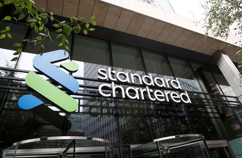 &copy; Reuters. FILE PHOTO: The Standard Chartered bank logo is seen at its headquarters in London, Britain, July 26, 2022.  REUTERS/Peter Nicholls