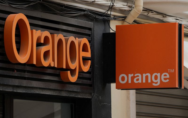 &copy; Reuters. FILE PHOTO: The logo of Orange is seen on the facade of a store in Ronda, Spain, October 3, 2022. REUTERS/Jon Nazca