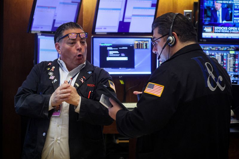&copy; Reuters. Photo de traders à la bourse de New York. /Photo prise le 10 avril 2023 à New York, aux Etats-Unis/REUTERS/Brendan McDermid