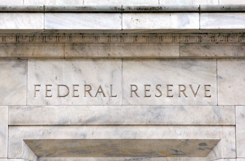 Fed lending to banks still high, but eases in latest week