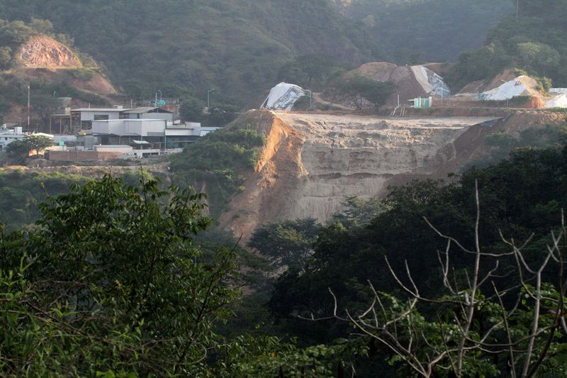 &copy; Reuters. FOTO DE ARCHIVO. Vista general de la mina de oro y plata 'Dos Señores' en Concordia, en el estado mexicano de Sinaloa. 17 de octubre de 2014. REUTERS/Stringer