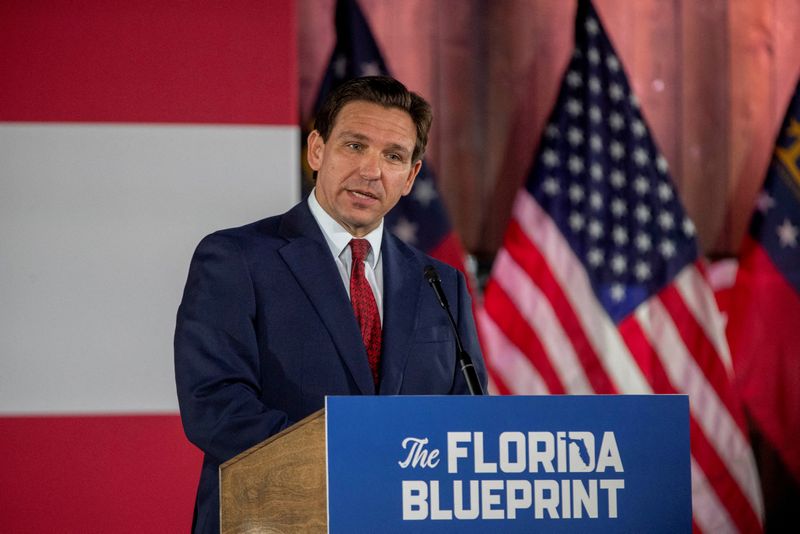 &copy; Reuters. FILE PHOTO: Florida Governor Ron DeSantis speaks during a book tour visit at Adventure Outdoors gun shop in Smyrna, Georgia, U.S. March 30, 2023. REUTERS/Alyssa Pointer/File Photo