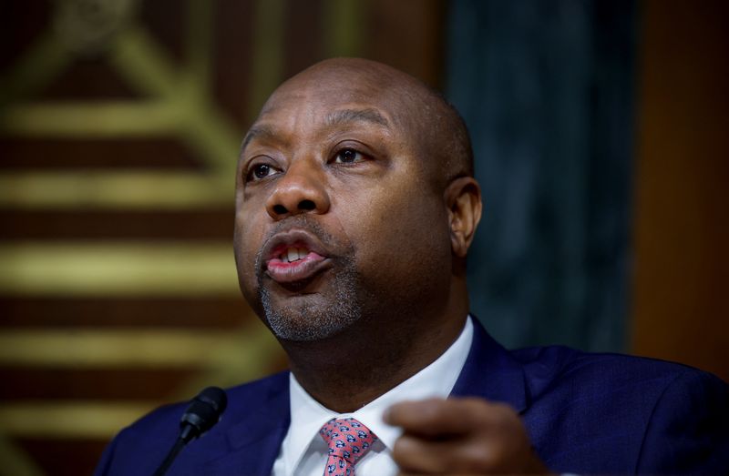 &copy; Reuters. FILE PHOTO: U.S. Senator Tim Scott (R-SC) questions witnesses during a Senate Banking, Housing and Urban Affairs Committee hearing on "Recent Bank Failures and the Federal Regulatory Response" on Capitol Hill in Washington, U.S., March 28, 2023. REUTERS/E