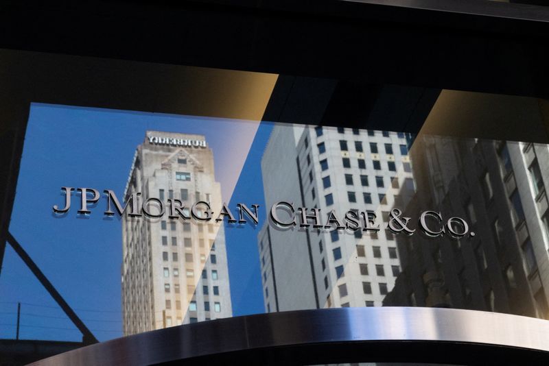 &copy; Reuters. FILE PHOTO: JPMorgan Chase Bank is seen in New York City, U.S., March 21, 2023. REUTERS/Caitlin Ochs