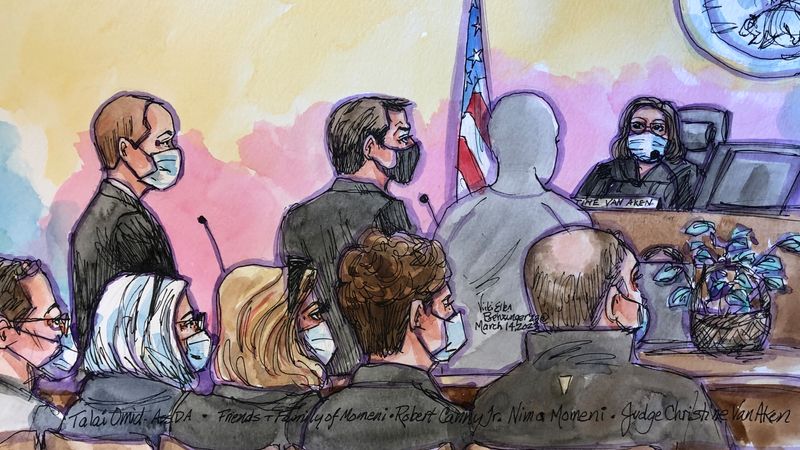 © Reuters. Nima Momeni, the 38-year-old founder of software company Expand IT, appears before Judge Christine Van Aken, accused of the stabbing murder of Cash App founder Bob Lee in a courtroom sketch in San Francisco, California, U.S. April 14, 2023. Judge Van Aken ordered that Momeni be portrayed in sketches as unidentifiable to the public and jury pool. REUTERS/Vicki Behringer