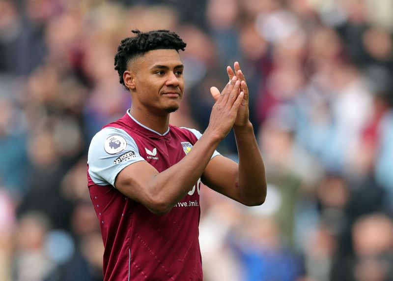 &copy; Reuters. Ollie Watkins comemora vitória do Aston Villa sobre o Newcastle pelo Campeonato Inglês
15/04/2023 REUTERS/Chris Radburn 