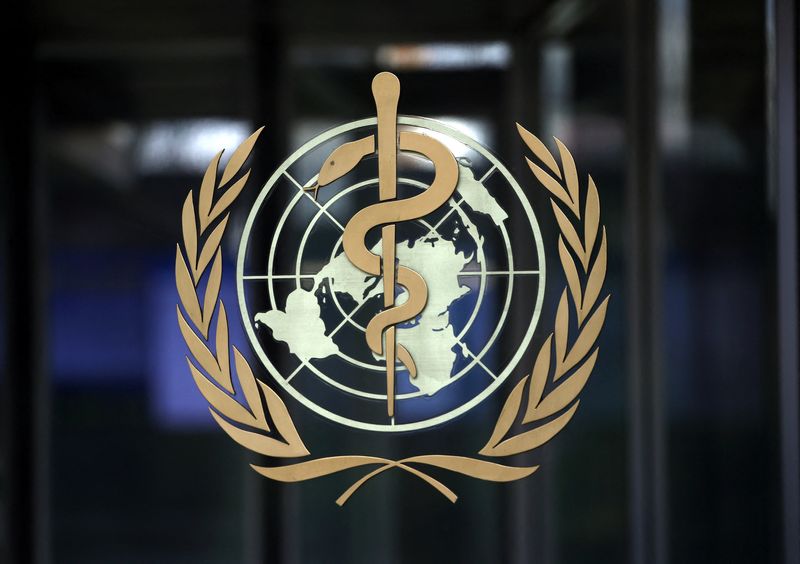 &copy; Reuters. شعار منظمة الصحة العالمية على مقرها في جنيف بسويسرا في صورة من أرشيف رويترز . 