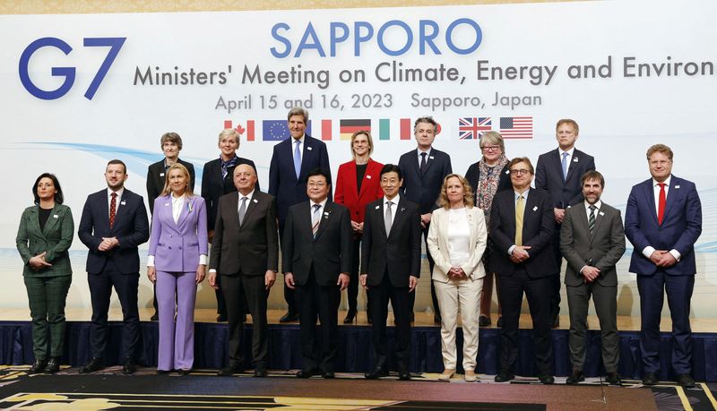 &copy; Reuters. Japan's Minister of Economy, Trade and Industry Yasutoshi Nishimura, Environment Minister Akihiro Nishimura and other delegates attend the photo session of G7 Ministers' Meeting on Climate, Energy and Environment in Sapporo, Japan April 15, 2023, in this 