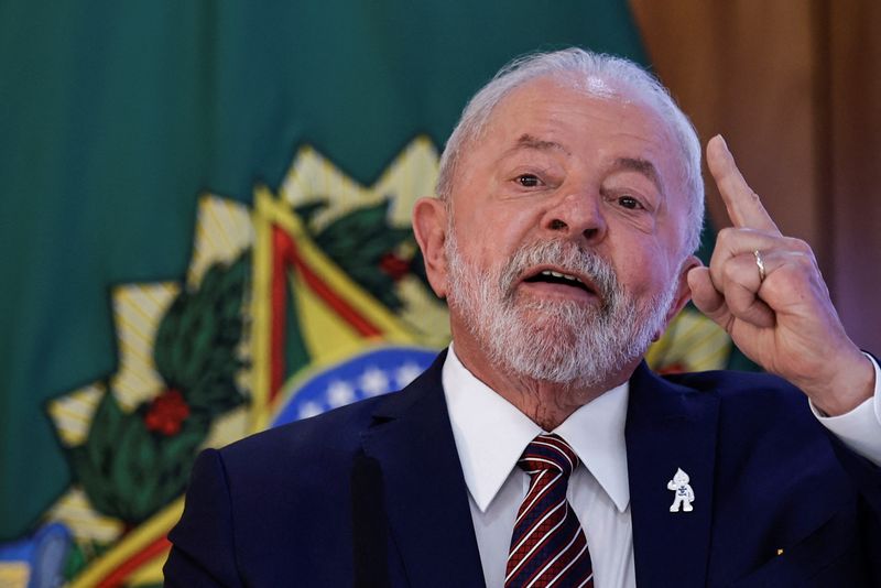 &copy; Reuters. FILE PHOTO: Brazil's President Luiz Inacio Lula da Silva gestures during a ministerial meeting to celebrate the first 100 days of his government at the Planalto Palace in Brasilia, Brazil, April 10, 2023. REUTERS/Ueslei Marcelino