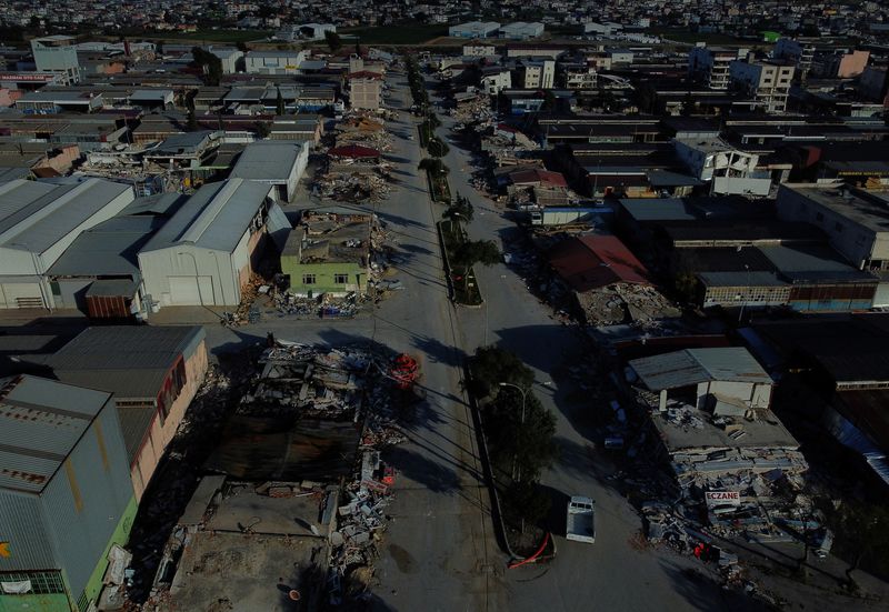 &copy; Reuters. FILE PHOTO: A general view of flattened buildings in Antakya Kucuk Sanyi Sitesi Industrial Estate is pictured in the aftermath of the deadly earthquake in Antakya, Hatay province, March 7, 2023. REUTERS/Susana Vera