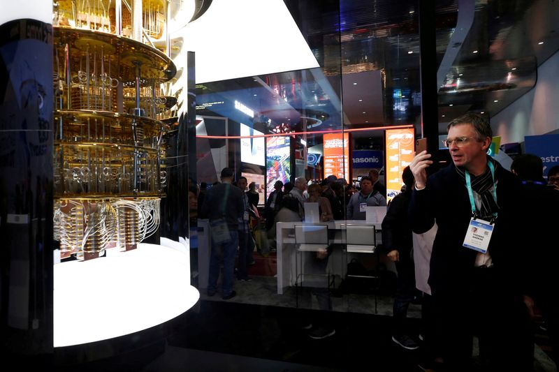 &copy; Reuters. FILE PHOTO: A man takes a photo of a model of the IBM Q System One quantum computer during the 2020 CES in Las Vegas, Nevada, U.S. January 7, 2020. REUTERS/Steve Marcus/File Photo