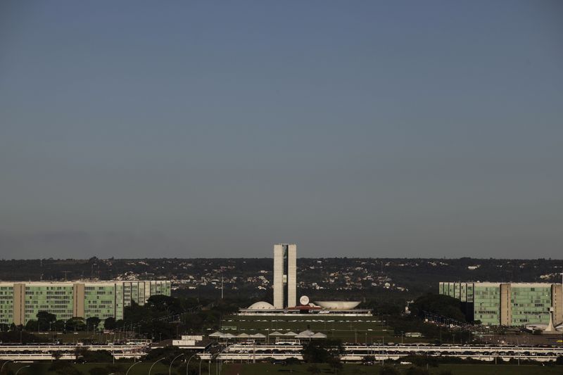 © Reuters. Esplanada dos Ministérios com o Congresso Nacional ao fundo, em Brasília
07/04/2010
REUTERS/Ricardo Moraes