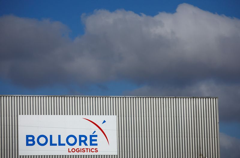&copy; Reuters. Le logo de Bollore Logisitcs à Montoir-de-Bretagne. /Photo prise le 4 mars 2022 à Montoir-de-Bretagne, en France/REUTERS/Stephane Mahé