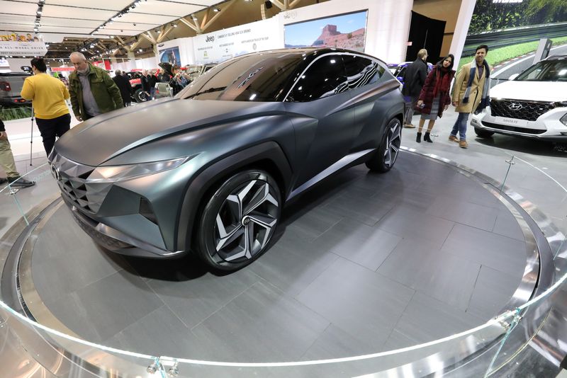 &copy; Reuters. FILE PHOTO: The Hyundai Vision T electric concept vehicle is displayed at the Canadian International Auto Show in Toronto, Ontario, Canada February 18, 2020. REUTERS/Chris Helgren