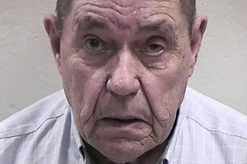 © Reuters. Andrew Lester, charged in the shooting of Ralph Yarl, poses in his booking photograph after his surrender to the Detention Center of the Clay County, Missouri Sheriff in Liberty, Missouri, U.S. April 18, 2023.  Clay County, Missouri Sheriff/Handout via REUTERS 