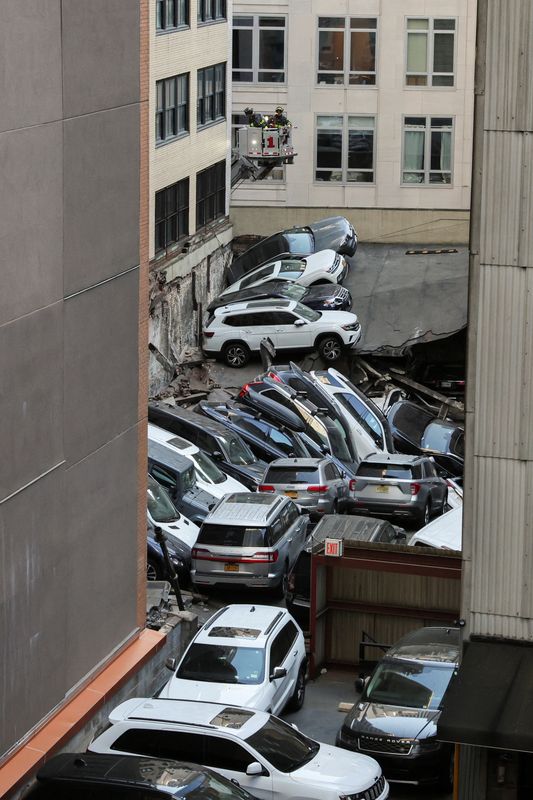 &copy; Reuters. Garagem que desabou em Manhattan
18/04/2023
REUTERS/Brendan McDermid