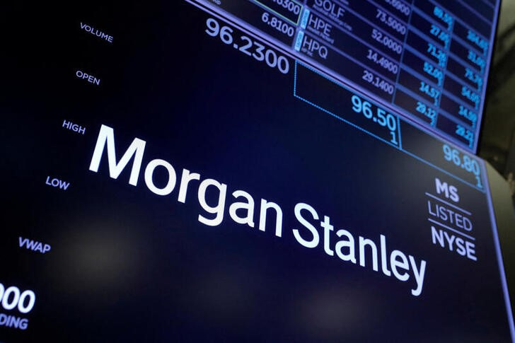 &copy; Reuters. Imagen de archivo del logo de Morgan Stanley en la Bolsa de Nueva York, EEUU. 3 agosto 2021. REUTERS/Andrew Kelly