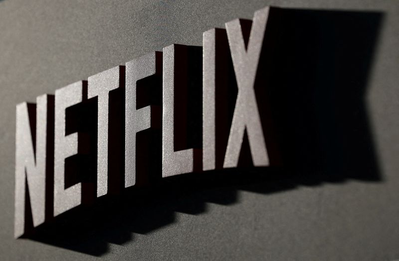 &copy; Reuters. FILE PHOTO: A Netflix logo is pictured in Los Angeles, California, U.S., September 15, 2022. REUTERS/Mario Anzuoni/File Photo