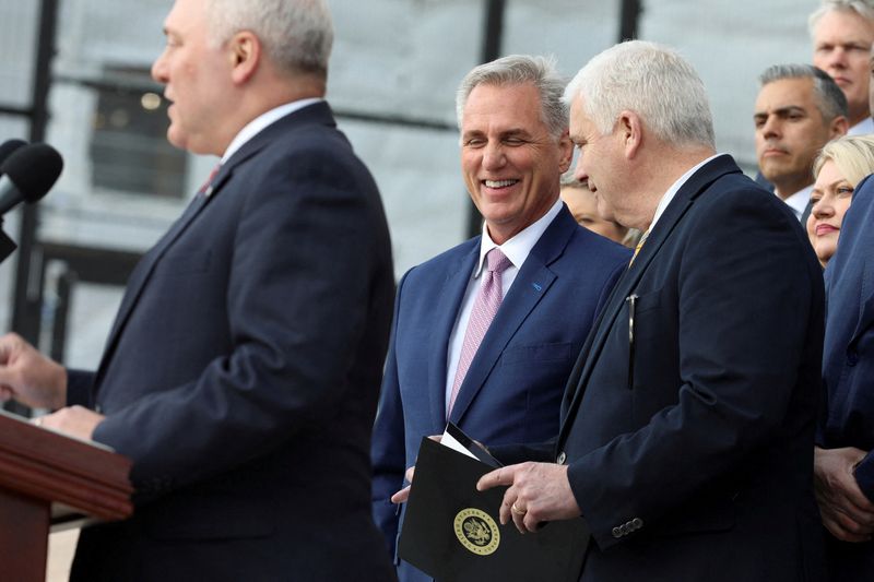 &copy; Reuters. FILE PHOTO: U.S. House Speaker Kevin McCarthy (R-CA) shares a laugh with Whip Rep. Tom Emmer (R-MN) during a press conference about the Republican party’s upcoming legislative agenda and accomplishments in the first one hundred days of holding the major