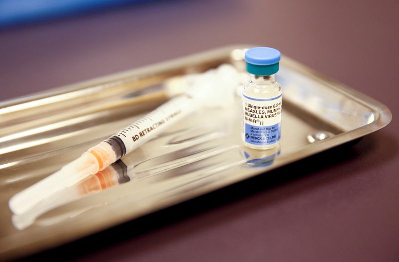 © Reuters. FILE PHOTO: A vial of the measles, mumps, and rubella (MMR) vaccine is pictured at the International Community Health Services clinic in Seattle, Washington, U.S., March 20, 2019.  REUTERS/Lindsey Wasson