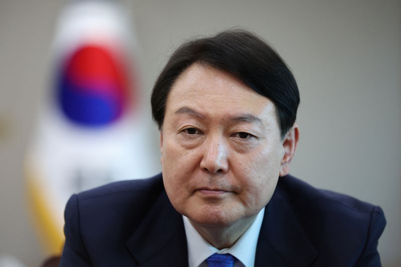 &copy; Reuters. FILE PHOTO: South Korean President Yoon Suk Yeol attends an interview with Reuters at the Presidential Office in Seoul, South Korea, April 18, 2023.   REUTERS/Kim Hong-Ji/File Photo