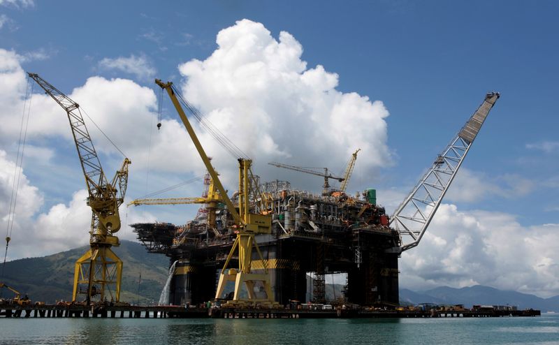 &copy; Reuters. Construção de plataforma de petróleo, em Angra dos Reis
24/02/2011
REUTERS/Sergio Moraes