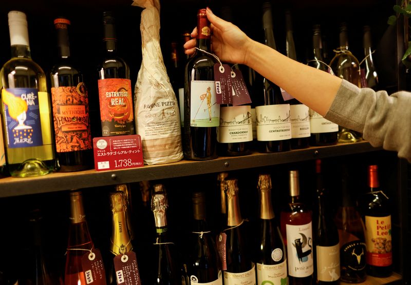 &copy; Reuters. FILE PHOTO: Imported wines from different countries, including the U.S., are displayed at the wine shop 'Wine and Weekend' in Tokyo, Japan October 21, 2022.  REUTERS/Issei Kato