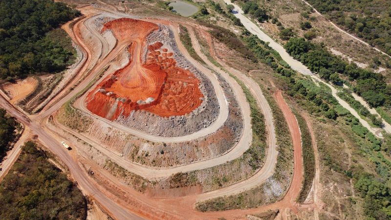 &copy; Reuters. Mina da Sigma Lithium em Itinga, Minas Gerais 
18/04/2023
REUTERS/Washington Alves