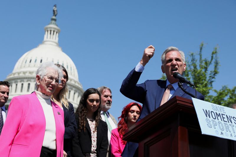 © Reuters. House Speaker Kevin McCarthy (R-CA) and other House Republicans hold a news conference with female athletes, following the expected House passage of the 