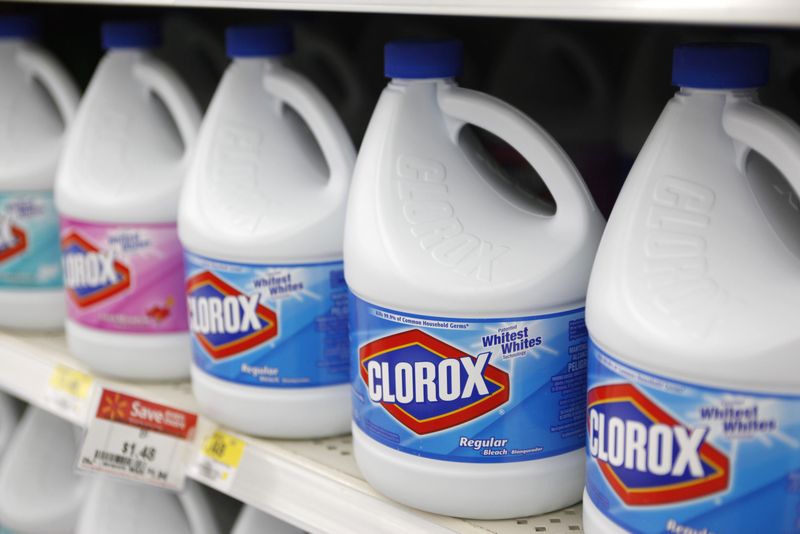 &copy; Reuters. FILE PHOTO: Bottles of Clorox bleach are displayed for sale on the shelves of a Wal-Mart store in Rogers, Arkansas June 4, 2009. REUTERS/Jessica Rinaldi
