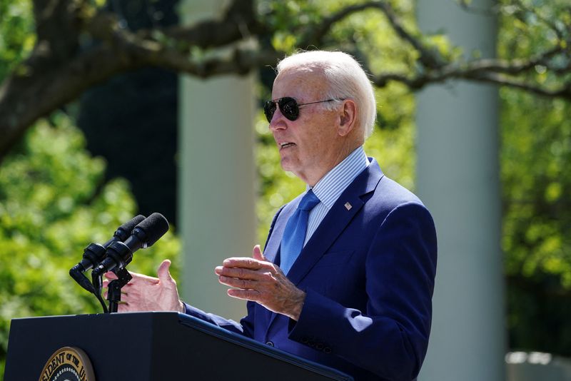 © Reuters. U.S. President Joe Biden delivers remarks on 