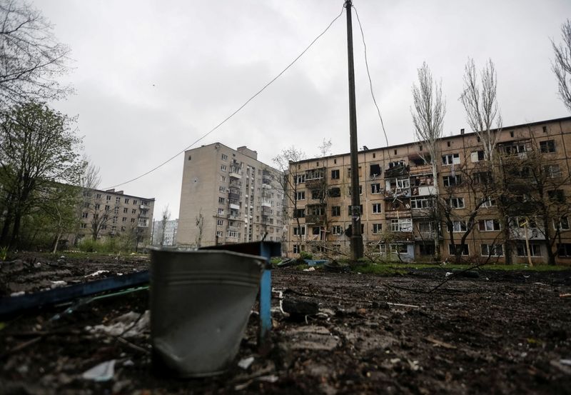 &copy; Reuters. Prédios residenciais danificados por um ataque militar russo na cidade de Bakhmut
23/04/2023
REUTERS/Anna Kudriavtseva