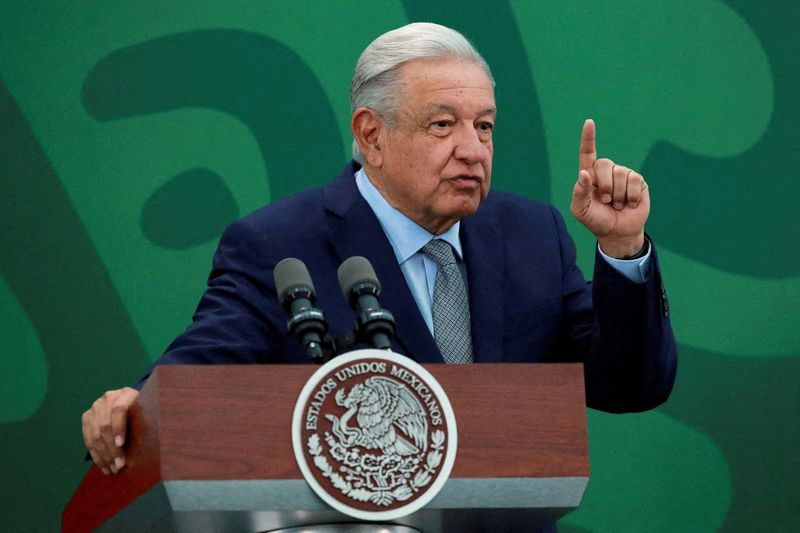 &copy; Reuters. الرئيس المكسيكي أندريس مانويل لوبيز أوبرادور  يتحدث خلال مؤتمر صحفي بالعاصمة مكسيكو سيتي في التاسع من مارس آذار 2023. تصوير : هنري روميرو - روي